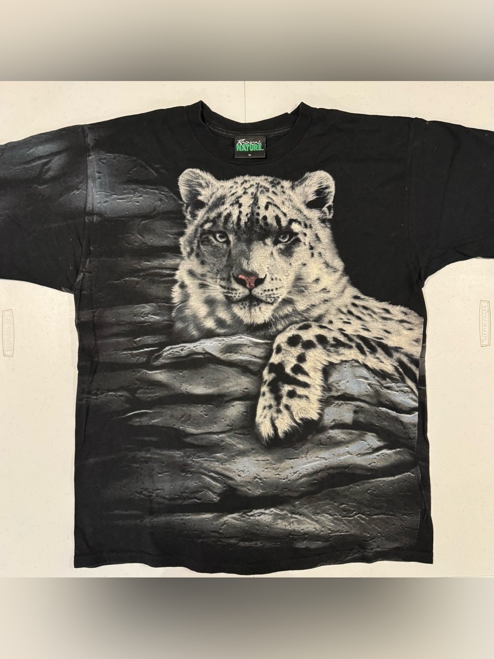 Vintage 90’s Radical Nature Snow Leopard all over print t shirt size XL